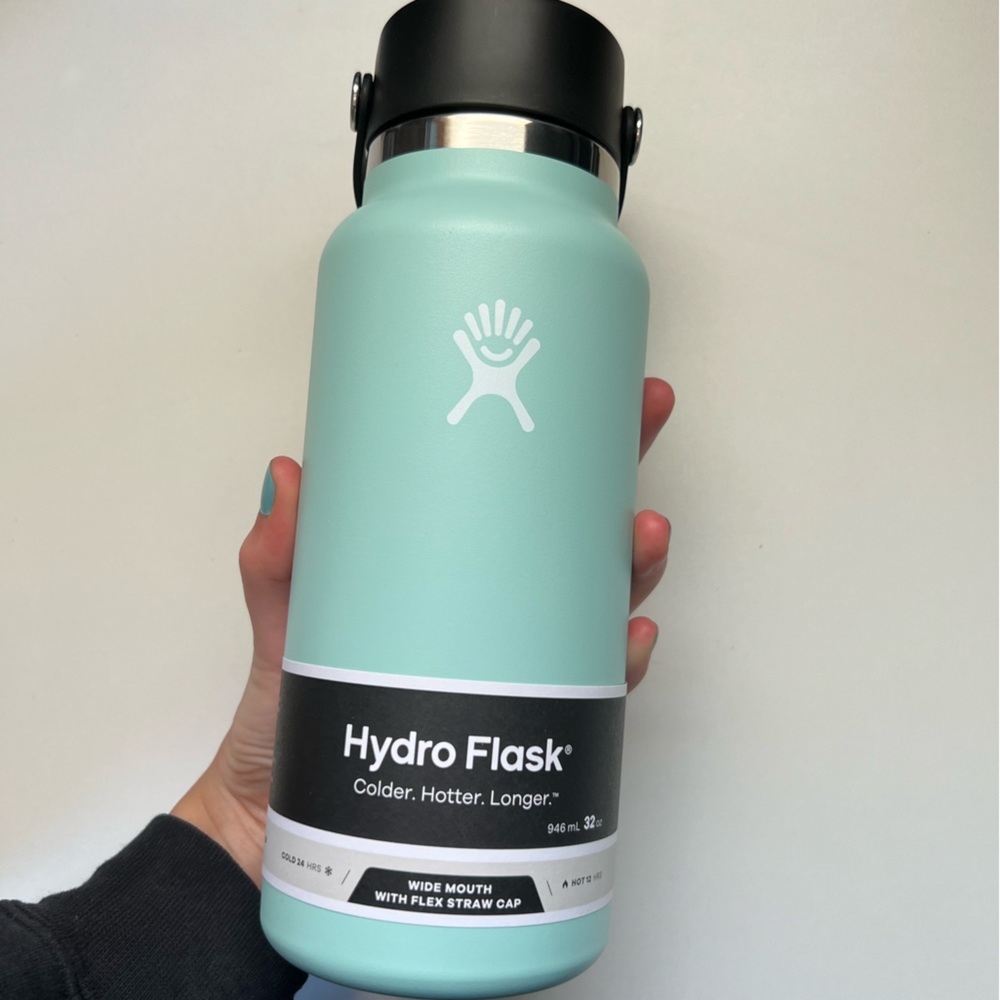 NWT Hydroflask